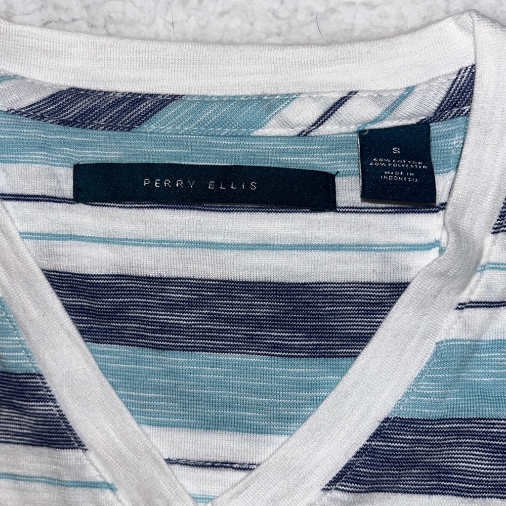 Perry Ellis tee - Picture 2 of 2